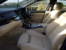 BMW 5 Series 530D M Sport Touring PLUS (VDC Variable Damper Control+MEDIA Pk+SAT NAV+DAB+Harmon Kardon) - Thumb 23