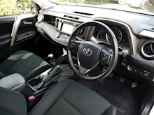 Toyota Rav4 D-4D Icon 4x2 6 Speed (Rear CAMERA+PDC+Stop/Start+PRIVACY+Full Toyota History) - Thumb 3