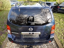 Nissan Pathfinder 2.5 DCi Tekna 7 Seater Auto (SAT NAV+Bluetooth+TOW Bar+Rear CAMERA+Sunroof+HEATED Seats+History) - Thumb 41