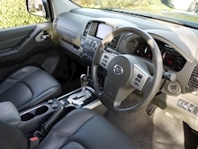 Nissan Pathfinder 2.5 DCi Tekna 7 Seater Auto (SAT NAV+Bluetooth+TOW Bar+Rear CAMERA+Sunroof+HEATED Seats+History) - Thumb 23