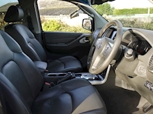 Nissan Pathfinder 2.5 DCi Tekna 7 Seater Auto (SAT NAV+Bluetooth+TOW Bar+Rear CAMERA+Sunroof+HEATED Seats+History) - Thumb 15