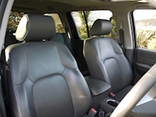 Nissan Pathfinder 2.5 DCi Tekna 7 Seater Auto (SAT NAV+Bluetooth+TOW Bar+Rear CAMERA+Sunroof+HEATED Seats+History) - Thumb 35