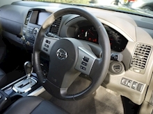 Nissan Pathfinder 2.5 DCi Tekna 7 Seater Auto (SAT NAV+Bluetooth+TOW Bar+Rear CAMERA+Sunroof+HEATED Seats+History) - Thumb 25