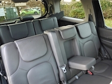 Nissan Pathfinder 2.5 DCi Tekna 7 Seater Auto (SAT NAV+Bluetooth+TOW Bar+Rear CAMERA+Sunroof+HEATED Seats+History) - Thumb 38