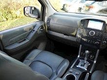 Nissan Pathfinder 2.5 DCi Tekna 7 Seater Auto (SAT NAV+Bluetooth+TOW Bar+Rear CAMERA+Sunroof+HEATED Seats+History) - Thumb 20