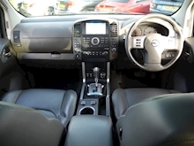 Nissan Pathfinder 2.5 DCi Tekna 7 Seater Auto (SAT NAV+Bluetooth+TOW Bar+Rear CAMERA+Sunroof+HEATED Seats+History) - Thumb 31