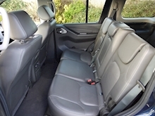 Nissan Pathfinder 2.5 DCi Tekna 7 Seater Auto (SAT NAV+Bluetooth+TOW Bar+Rear CAMERA+Sunroof+HEATED Seats+History) - Thumb 44