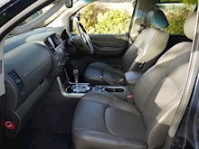 Nissan Pathfinder 2.5 DCi Tekna 7 Seater Auto (SAT NAV+Bluetooth+TOW Bar+Rear CAMERA+Sunroof+HEATED Seats+History) - Thumb 29