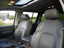 Nissan Pathfinder 2.5 DCi Tekna 7 Seater Auto (SAT NAV+Bluetooth+TOW Bar+Rear CAMERA+Sunroof+HEATED Seats+History) - Thumb 33