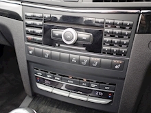 Mercedes-Benz E Class E350 CGi Blueefficiency Sport (Full Leather+Surround Sound Harmon Kardon LOGIC 7+Airscarf+History) - Thumb 35