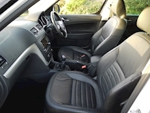Skoda Yeti 2.0 TDI Elegance CR ( Factory SAT NAV+HEATED Seats+DAB+Full Leather+Cruise Control+Full History - Thumb 25