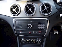 Mercedes-Benz Cla Cla180 Amg Sport (COMAND Sat Nav+Night Pack+AMG Sport+AMG Exclusive+Mercedes History) - Thumb 11