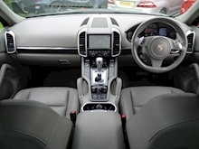 Porsche Cayenne 3.0D V6 Tiptronic S (Air Suspension+PCM+Tel Module+Voice+Seat Heating+History) - Thumb 5