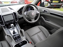 Porsche Cayenne 3.0D V6 Tiptronic S (Air Suspension+PCM+Tel Module+Voice+Seat Heating+History) - Thumb 9