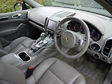 Porsche Cayenne 3.0D V6 Tiptronic S (Air Suspension+PCM+Tel Module+Voice+Seat Heating+History) - Thumb 19