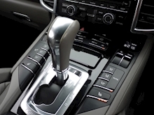Porsche Cayenne 3.0D V6 Tiptronic S (Air Suspension+PCM+Tel Module+Voice+Seat Heating+History) - Thumb 27