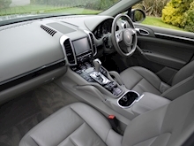 Porsche Cayenne 3.0D V6 Tiptronic S (Air Suspension+PCM+Tel Module+Voice+Seat Heating+History) - Thumb 1