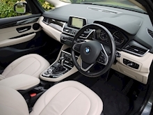BMW 2 Series 218i Luxury Active Tourer Auto (SAT NAV+DAB+COMFORT Pack+Cruise+BMW FREE SERVICING+PRIVACY) - Thumb 1
