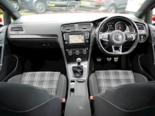 Volkswagen Golf GTD (Discover Sat Nav PRO+KEYLESS+Adaptive Cruise+POWER Mirrors+PRIVACY+Xenons+Winter Pk) - Thumb 3