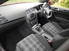 Volkswagen Golf GTD (Discover Sat Nav PRO+KEYLESS+Adaptive Cruise+POWER Mirrors+PRIVACY+Xenons+Winter Pk) - Thumb 21