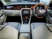 Jaguar Xj 3.0 V6 Sovereign (SAT NAV+IVORY Ruched Leather+MEMORY Pack+HEATED Seats All Round+MODERN CLASSIC) - Thumb 3