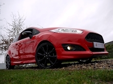 Ford Fiesta 1.0 Eco Boast St-Line Red Ed 140ps (2 Owner+30 Tax Per Year+Full FORD History) - Thumb 4