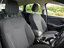 Ford Focus Titanium Navigator (Sat Nav+Alloys+DAB+Bluetooth+Power Mirrors+Ford History) - Thumb 14