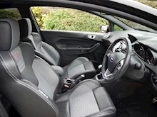 Ford Fiesta ST-3 (Sat Nav+DAB+ST Styling Pack+Full History+Only 2 owners) - Thumb 3