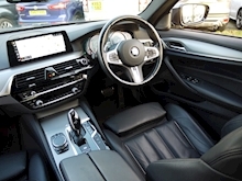BMW 5 Series 530e M Sport iPerformance (TECH Pack+COMFORT Pack+M Sport PLUS Pack+53k NEW List+FBMWSH) - Thumb 30