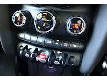 MINI Hatch John Cooper Works (MEDIA XL+Adaptive Suspension+PDC+Black Pack+Quick Silver Sport Exhaust) - Thumb 33