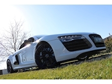 Audi R8 V10 Plus Quattro (Sat Nav PLUS+Carbon Package+Carbon Brakes+Rear CAMERA+B&O Pack) - Thumb 6