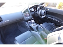 Audi R8 V10 Plus Quattro (Sat Nav PLUS+Carbon Package+Carbon Brakes+Rear CAMERA+B&O Pack) - Thumb 31