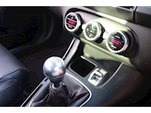 Alfa Romeo Giulietta 1.8 TBi Cloverleaf 235 BHP (SAT NAV+Leather+PAN ROOF+HEATED Seats+DNA+Xenons) - Thumb 9