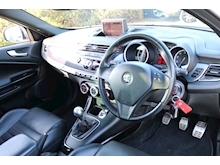Alfa Romeo Giulietta 1.8 TBi Cloverleaf 235 BHP (SAT NAV+Leather+PAN ROOF+HEATED Seats+DNA+Xenons) - Thumb 3