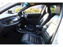 Alfa Romeo Giulietta 1.8 TBi Cloverleaf 235 BHP (SAT NAV+Leather+PAN ROOF+HEATED Seats+DNA+Xenons) - Thumb 24