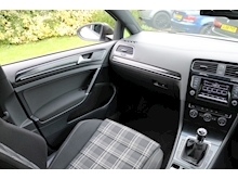 Volkswagen Golf TDI BlueMotion Tech GTD (ADAPTIVE Cruise+Gunmetal Alloys+PRIVACY+POWER Mirrors) - Thumb 15