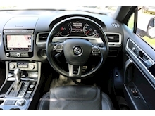 Volkswagen Touareg Touareg TDI V6 BlueMotion Tech R-Line Plus (PAN ROOF+360 Camera+KEYLESS+Privacy+HEATED Everything) - Thumb 11