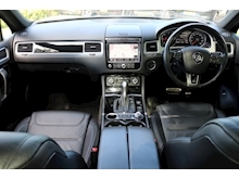 Volkswagen Touareg Touareg TDI V6 BlueMotion Tech R-Line Plus (PAN ROOF+360 Camera+KEYLESS+Privacy+HEATED Everything) - Thumb 3