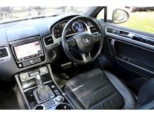 Volkswagen Touareg Touareg TDI V6 BlueMotion Tech R-Line Plus (PAN ROOF+360 Camera+KEYLESS+Privacy+HEATED Everything) - Thumb 15
