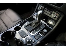 Volkswagen Touareg Touareg TDI V6 BlueMotion Tech R-Line Plus (PAN ROOF+360 Camera+KEYLESS+Privacy+HEATED Everything) - Thumb 23