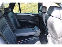 BMW X5 Xdrive40d M Sport (Ceramic Coat+COMFORT Seats+DAB+Full BLACK Pack+9 Services) - Thumb 42