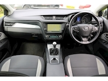 Toyota Avensis D-4D Business Edition (SAT NAV+Spare Set Of Winter Wheels+30 Tax+50 MPG+6 Toyota Stamps+ULEZ Free) - Thumb 3