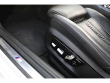 BMW 5 Series 530e M Sport (MEGA Spec+COMFORT, VENTILATING MASSAGE Seats+HEADS UP+VDC Suspension) - Thumb 33