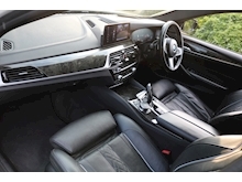 BMW 5 Series 530e M Sport (MEGA Spec+COMFORT, VENTILATING MASSAGE Seats+HEADS UP+VDC Suspension) - Thumb 1