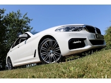 BMW 5 Series 530e M Sport (MEGA Spec+COMFORT, VENTILATING MASSAGE Seats+HEADS UP+VDC Suspension) - Thumb 8