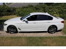BMW 5 Series 530e M Sport (MEGA Spec+COMFORT, VENTILATING MASSAGE Seats+HEADS UP+VDC Suspension) - Thumb 15