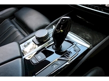 BMW 5 Series 530e M Sport (TECH Pack+COMFORT Access+HEAD Up+GESTURE+Camera+Apple Car Play) - Thumb 24