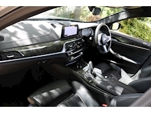 BMW 5 Series 530e M Sport (TECH Pack+COMFORT Access+HEAD Up+GESTURE+Camera+Apple Car Play) - Thumb 1