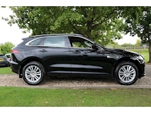 Jaguar F-PACE 2.0d Portfolio AWD (PAN ROOF+TOW Bar+SAT NAV+Jaguar History+XENONS) - Thumb 32