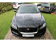 Jaguar F-PACE 2.0d Portfolio AWD (PAN ROOF+TOW Bar+SAT NAV+Jaguar History+XENONS) - Thumb 4